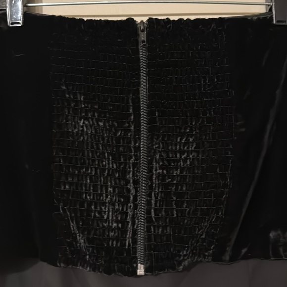 NWT- WAYF Strapless Velvet Top with bow detail, Black, size XL - Picture 6 of 11